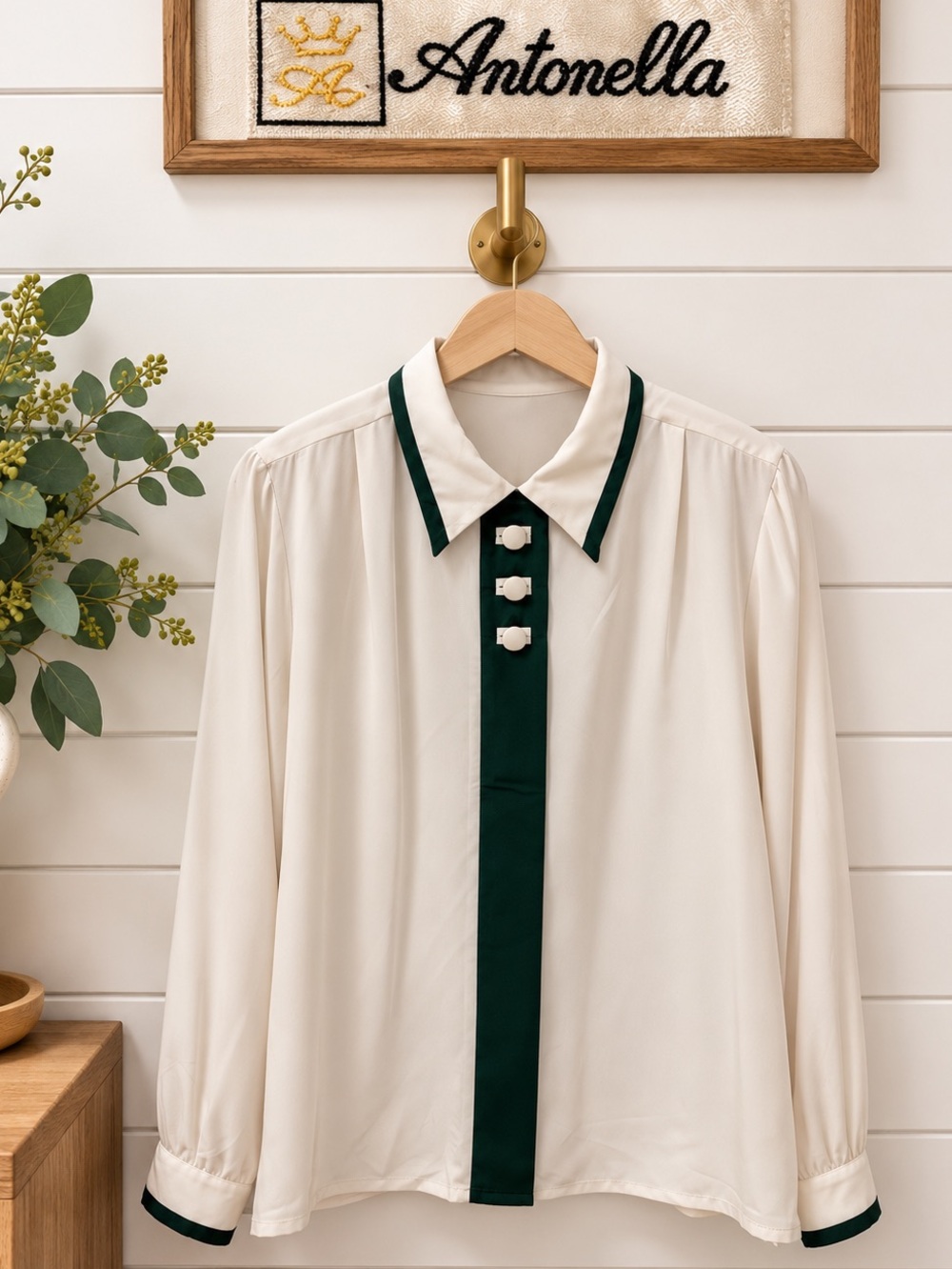 Vintage 1980s Antonella Ivory & Green Blouse – Size 11/12